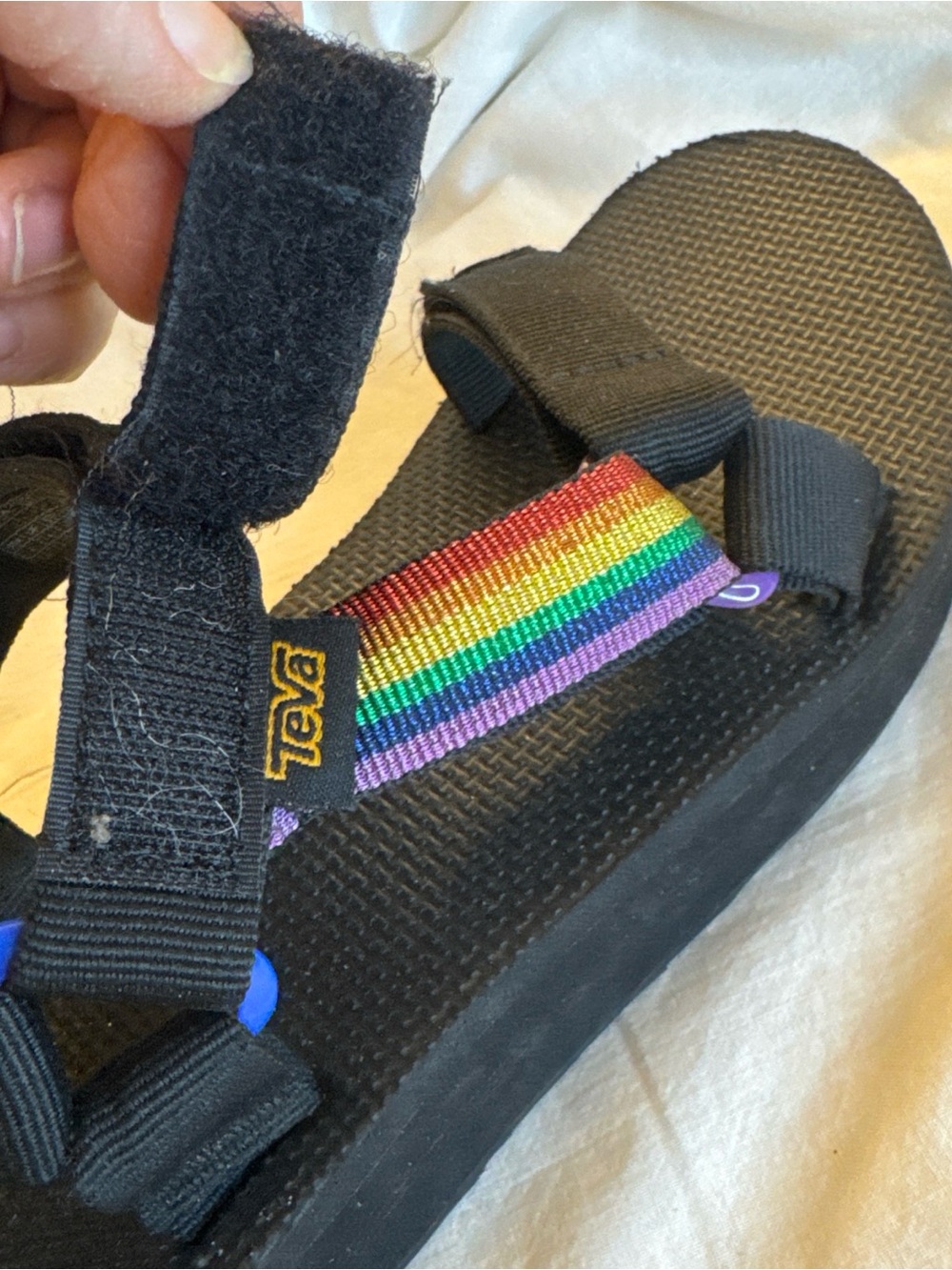 TEVA 1122010 Womens Sz 6 Midform Universal Pride Metallic Rainbow Sandals - Picture 8 of 8